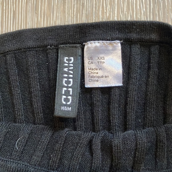 H&M Divided Shirt - Picture 2 of 3